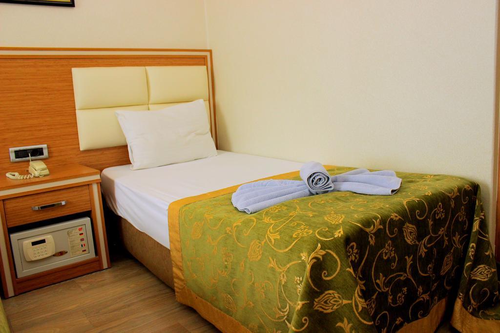 איסטמבול Hotel Buyuk Paris מראה חיצוני תמונה