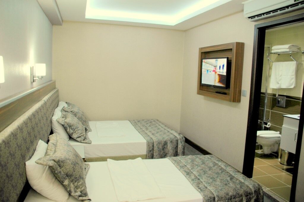 איסטמבול Hotel Buyuk Paris מראה חיצוני תמונה